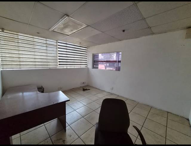 1,108M² WAREHOUSE TO LET IN WADEVILLE